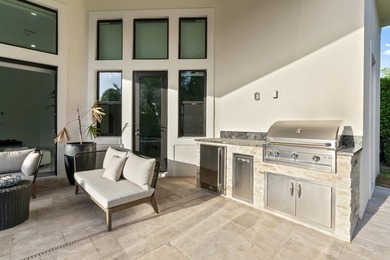 Exceptionally upgraded Callahan model in prestigious Royal Palm - photo 26