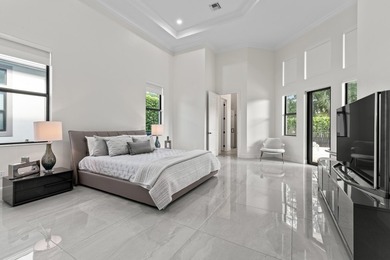 Exceptionally upgraded Callahan model in prestigious Royal Palm - photo 27