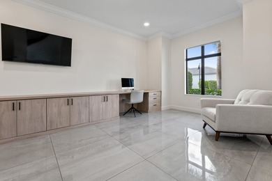 Exceptionally upgraded Callahan model in prestigious Royal Palm - photo 30