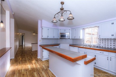 Lake of the Ozarks Home For Sale in Linn Creek Missouri