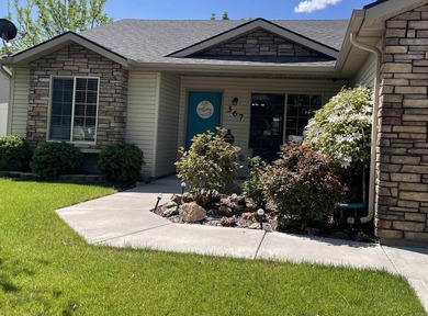 Looking for a home that works as hard as you do? This spacious - photo 5