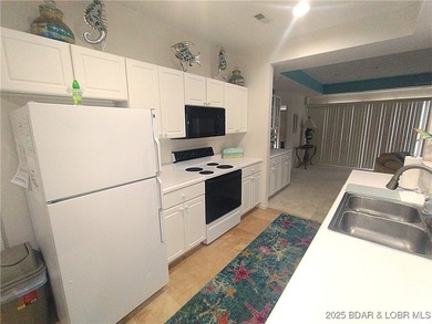 Impeccable 3-bedroom, 3-bath furnished lakefront condo with - photo 7
