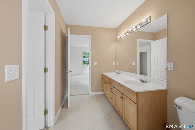 Welcome to 20 Pequot Court! These original owners have - photo 27