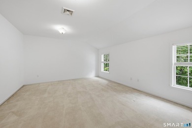 Welcome to 20 Pequot Court! These original owners have - photo 32