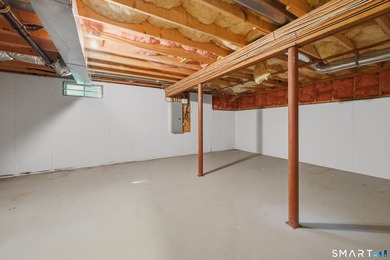 Welcome to 20 Pequot Court! These original owners have - photo 37