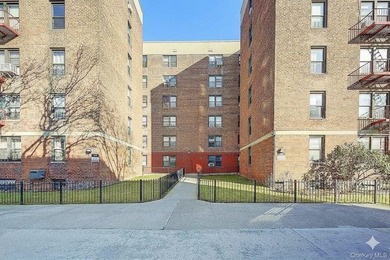 Located in the highly desirable neighborhood of Forest Hills - photo 1