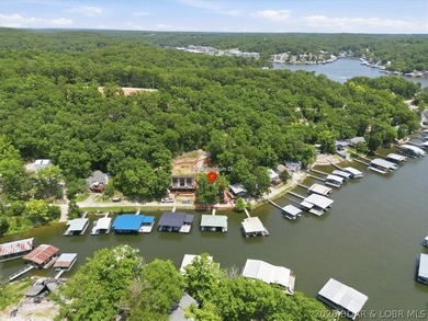 Enjoy the Lake of the Ozarks lifestyle with this charming Rocky - photo 44