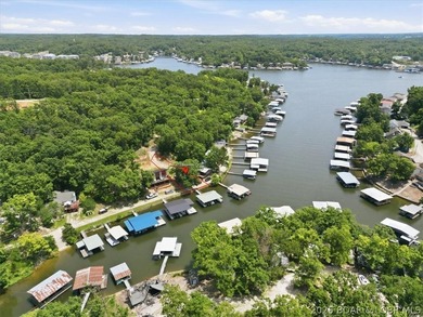 Enjoy the Lake of the Ozarks lifestyle with this charming Rocky - photo 45