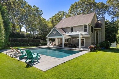 Moments from the heart of Bridgehampton Village's restaurants - photo 1