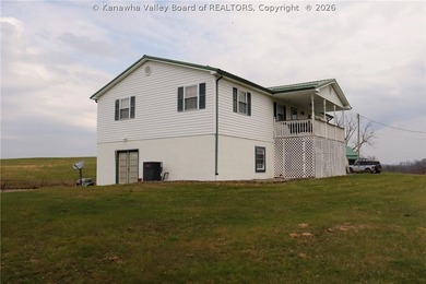 This beautiful 116+/- acre farm features approx. 90+/- acres of - photo 2