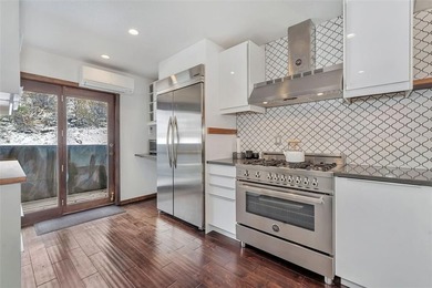 This peaceful, 2,892 SF 4 bedroom, 5 bathroom Columbine Townhome - photo 12