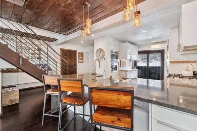 This peaceful, 2,892 SF 4 bedroom, 5 bathroom Columbine Townhome - photo 16