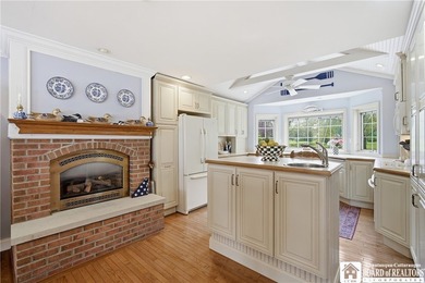 Welcome to Top Notch Cottage, an exceptional lakefront retreat - photo 18