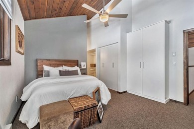 This peaceful, 2,892 SF 4 bedroom, 5 bathroom Columbine Townhome - photo 28