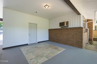Welcome to your own slice of Boone Lake paradise! If you've been - photo 31