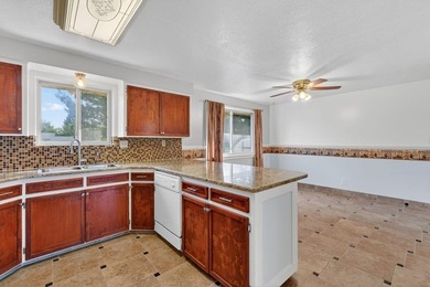 Welcome to your next home ! This beautiful brick home is - photo 8