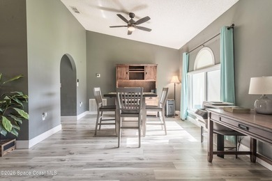 Welcome to this charming single family home with 3 bedrooms, 2 - photo 3