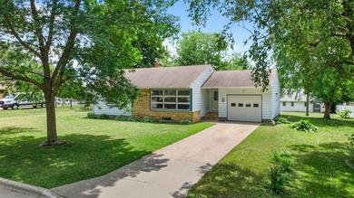 Welcome to 711 Elm Ave in Gaylord-a charming rambler nestled in - photo 4
