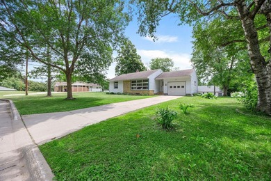 Welcome to 711 Elm Ave in Gaylord-a charming rambler nestled in - photo 6
