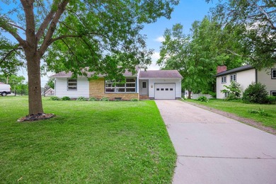 Welcome to 711 Elm Ave in Gaylord-a charming rambler nestled in - photo 9