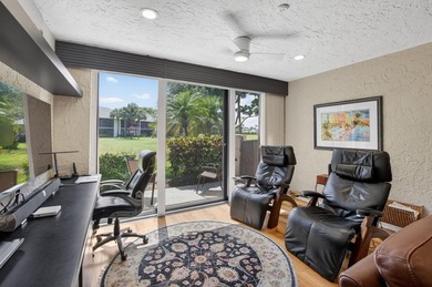 Beautiful 3 bedroom 2.5 Bathroom 1.5 Garage Villa with golf - photo 12