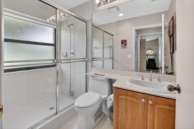 Beautiful 3 bedroom 2.5 Bathroom 1.5 Garage Villa with golf - photo 23