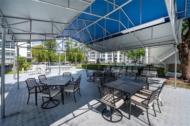 Prime opportunity in desirable Sunny Isles! This 2-bedroom, 1