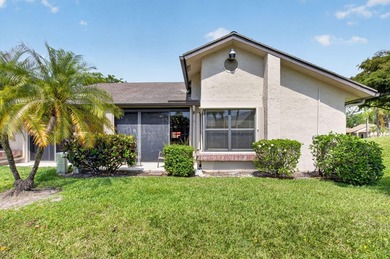 Beautiful 3 bedroom 2.5 Bathroom 1.5 Garage Villa with golf - photo 27