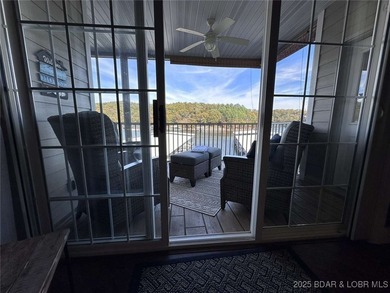 This beutiful turnkey lakeside condo comes with numerous updates - photo 5