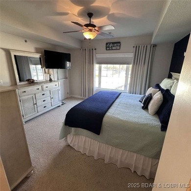 This beutiful turnkey lakeside condo comes with numerous updates - photo 8