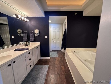 This beutiful turnkey lakeside condo comes with numerous updates - photo 9