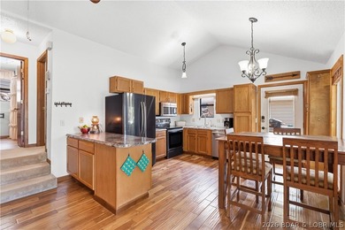 Privacy, gentle lakefront living, and room to enjoy everything - photo 13