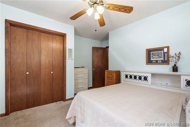 Privacy, gentle lakefront living, and room to enjoy everything - photo 18