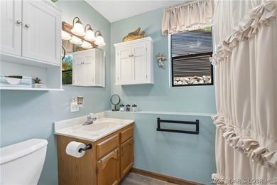Privacy, gentle lakefront living, and room to enjoy everything - photo 20