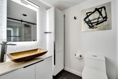 Experience the epitome of modern luxury at the Golden Isles - photo 21