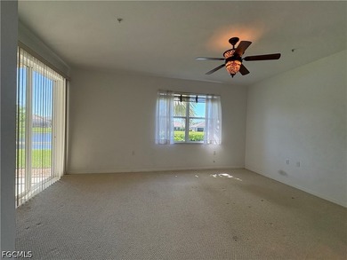 Absolutely gorgeous first floor 2 bedroom, 2 bath + DEN, CORNER - photo 22