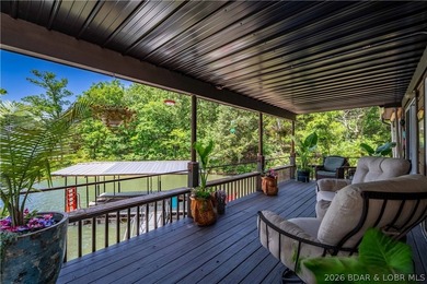 Privacy, gentle lakefront living, and room to enjoy everything - photo 23
