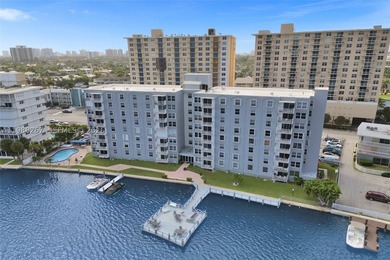 Experience the epitome of modern luxury at the Golden Isles - photo 45