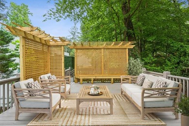 Welcome to this Stately Traditional Home in the highly - photo 9