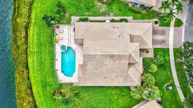 This is a SPECTACULAR POINT LOT with a pool/spa, whole house - photo 18