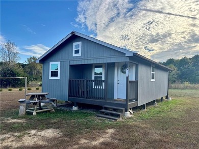 Discover your peaceful getaway at this beautiful new lake house! - photo 3