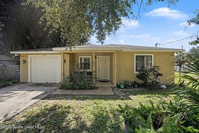 Concrete block 3-bedroom, 2-bathroom home with a split-bedroom - photo 1