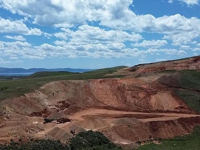 Exceptional opportunity to acquire a 59.25-acre aggregate - photo 1