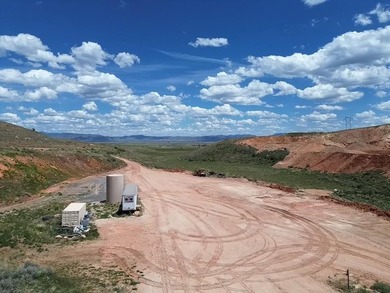 Exceptional opportunity to acquire a 59.25-acre aggregate - photo 3