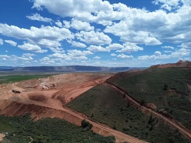 Exceptional opportunity to acquire a 59.25-acre aggregate - photo 5