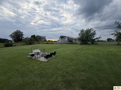 COUNTRY CHARM WITH MODERN UPDATES! Looking for peaceful country - photo 17