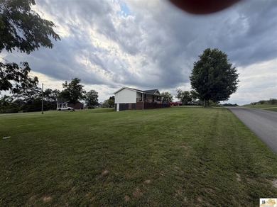 COUNTRY CHARM WITH MODERN UPDATES! Looking for peaceful country - photo 22