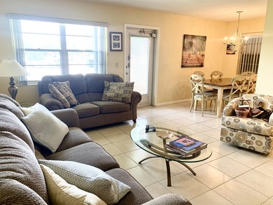 Welcome to this charming rare 1st floor corner, 2 bedroom, 2 - photo 16