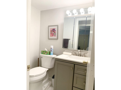 Welcome to this charming rare 1st floor corner, 2 bedroom, 2 - photo 24