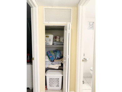 Welcome to this charming rare 1st floor corner, 2 bedroom, 2 - photo 28